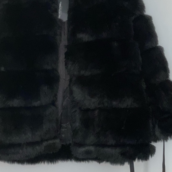 Pretty Little Thing Black Fur Jacket - Picture 2 of 2